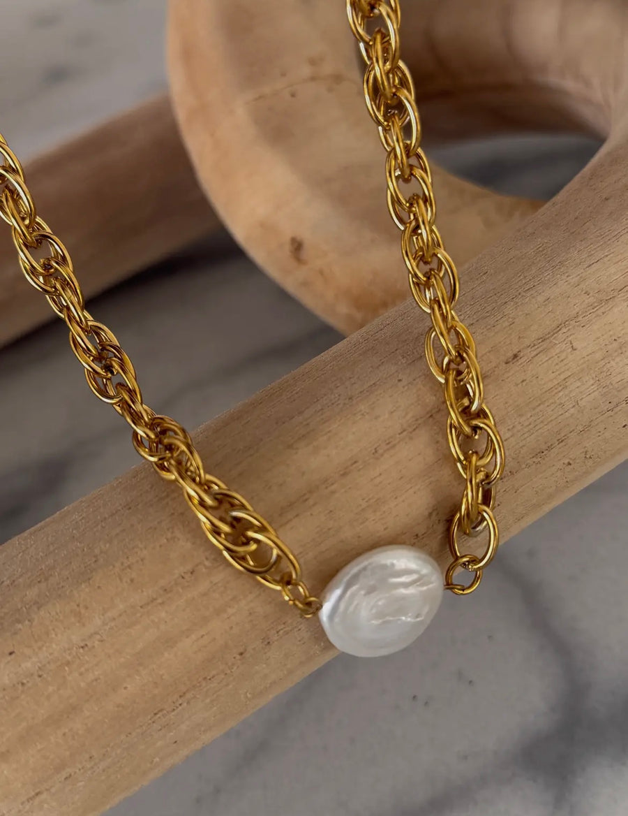 Nora Pearl Necklace