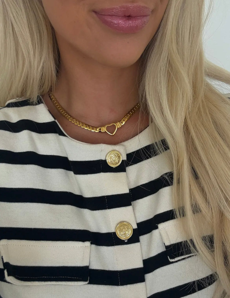 Chic Heart Choker
