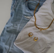 Chic Heart Choker